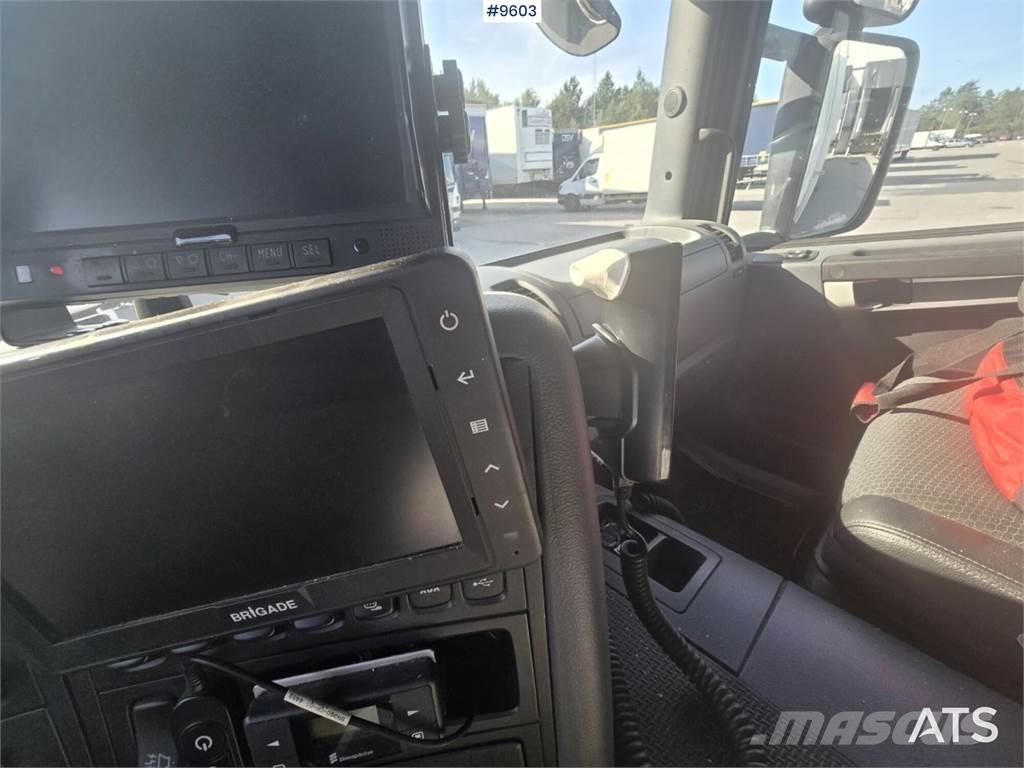 Scania P280 Skåpbil Dobozos teherautók