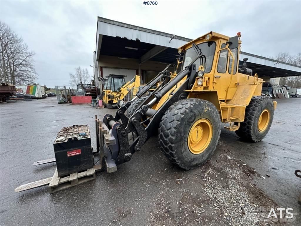 Volvo BM 4400 gumikerekes dózer