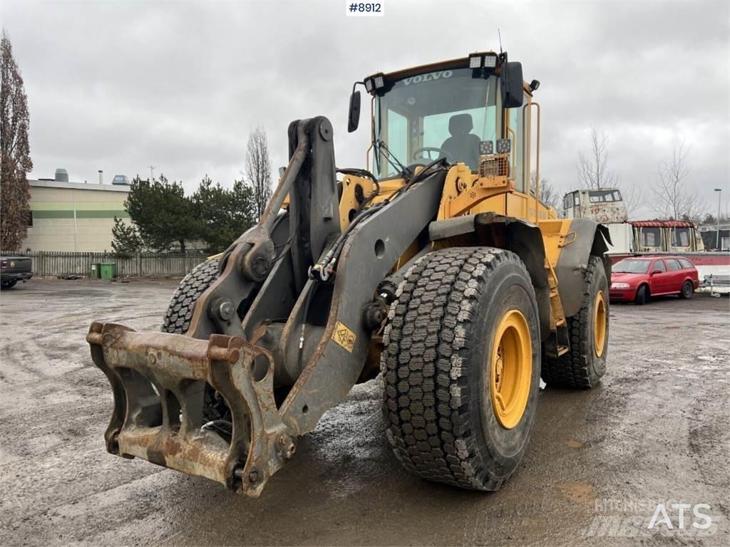 Volvo L110E gumikerekes dózer