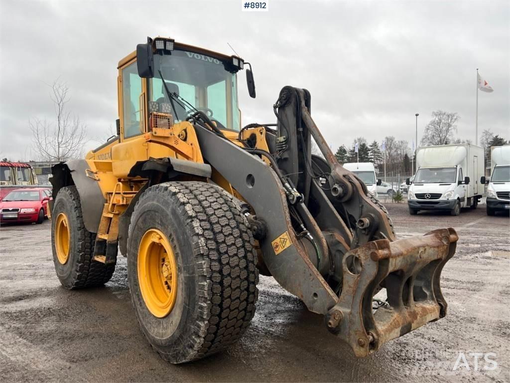 Volvo L110E gumikerekes dózer