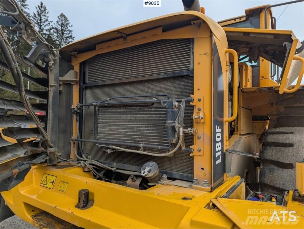 Volvo L180F gumikerekes dózer