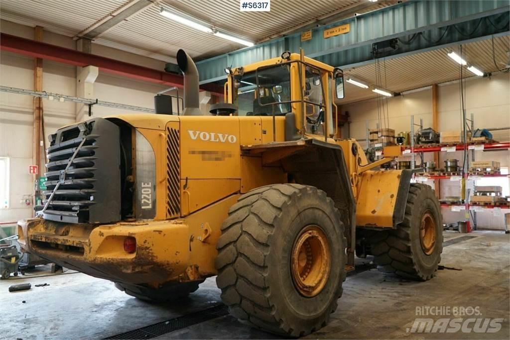 Volvo L220E Gumikerekes homlokrakodók