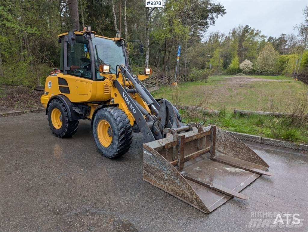 Volvo L25F gumikerekes dózer