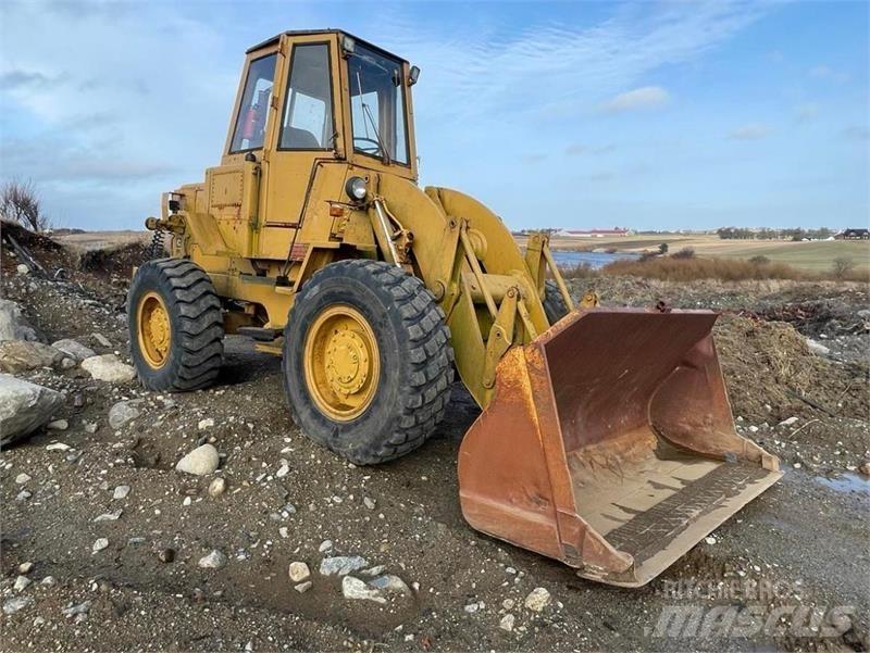 CAT 920 Gumikerekes homlokrakodók
