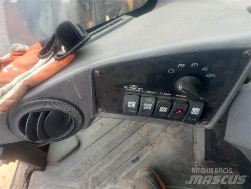 CAT 930 G Gumikerekes homlokrakodók