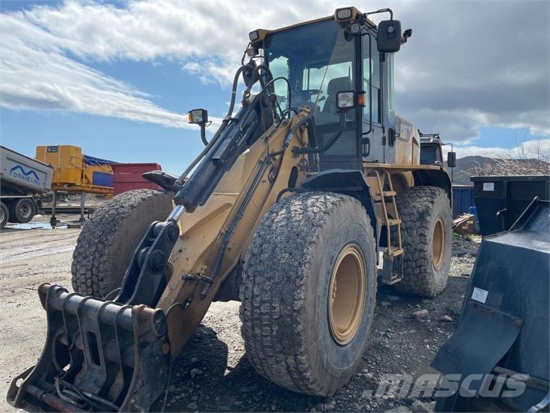 CAT 930 H Gumikerekes homlokrakodók
