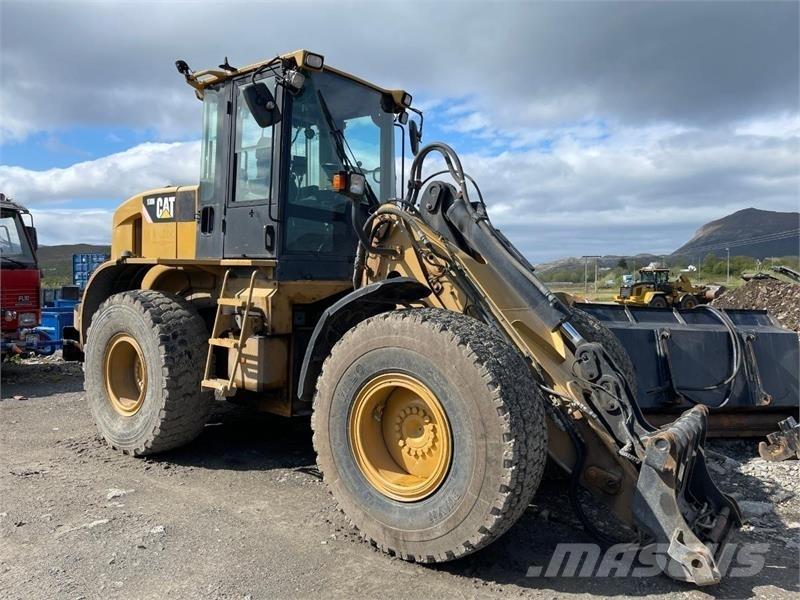 CAT 930 H Gumikerekes homlokrakodók