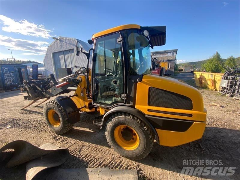 JCB 407 Gumikerekes homlokrakodók