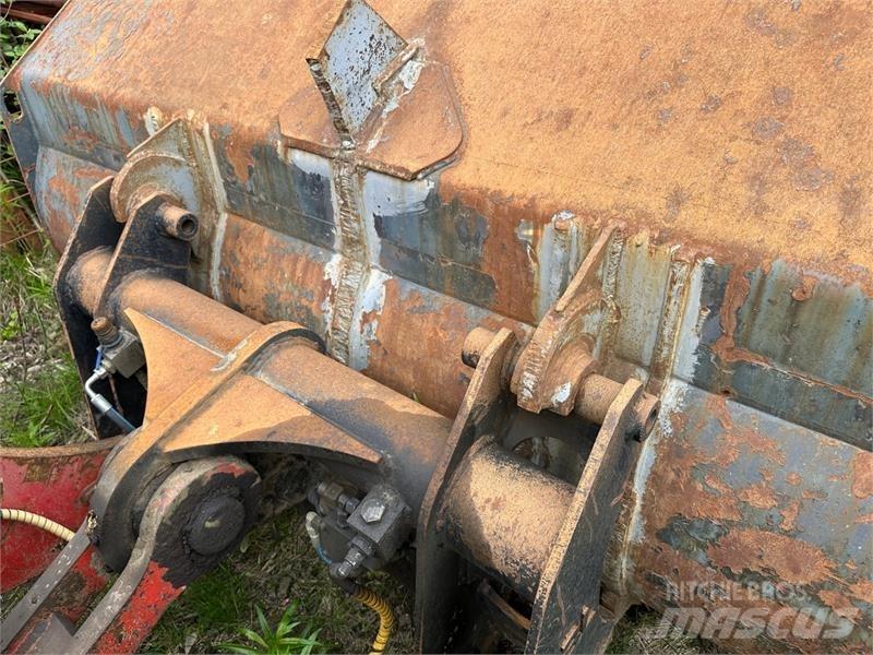 O&K L35.5 Gumikerekes homlokrakodók
