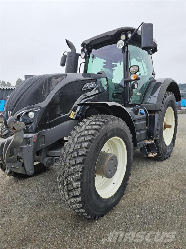 Valtra S374 Traktorok
