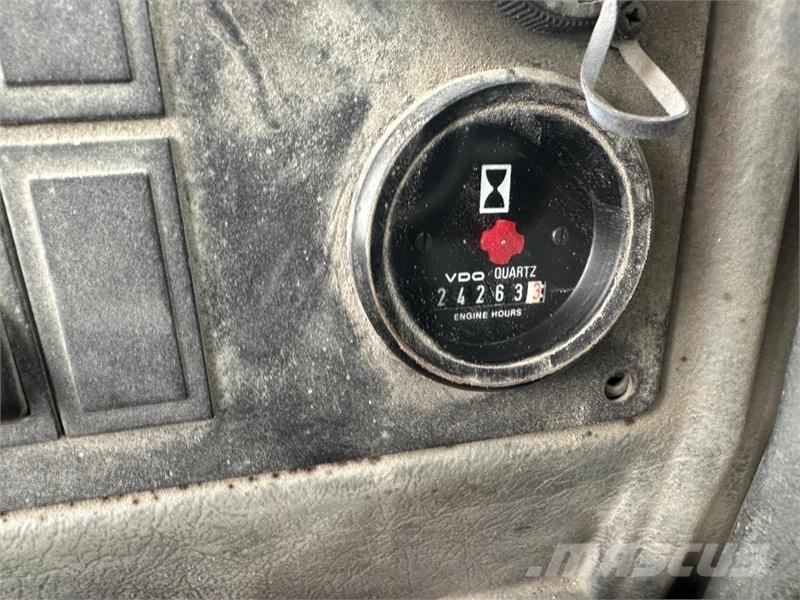 Volvo L90D Gumikerekes homlokrakodók
