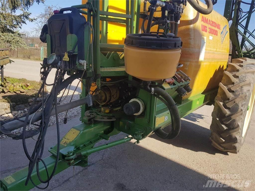 Amazone UG 3000 Önjáró trágyaszórók