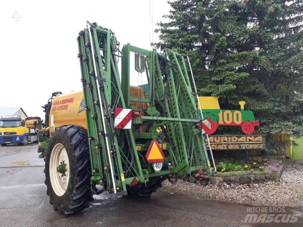 Amazone UG 4500 Önjáró trágyaszórók