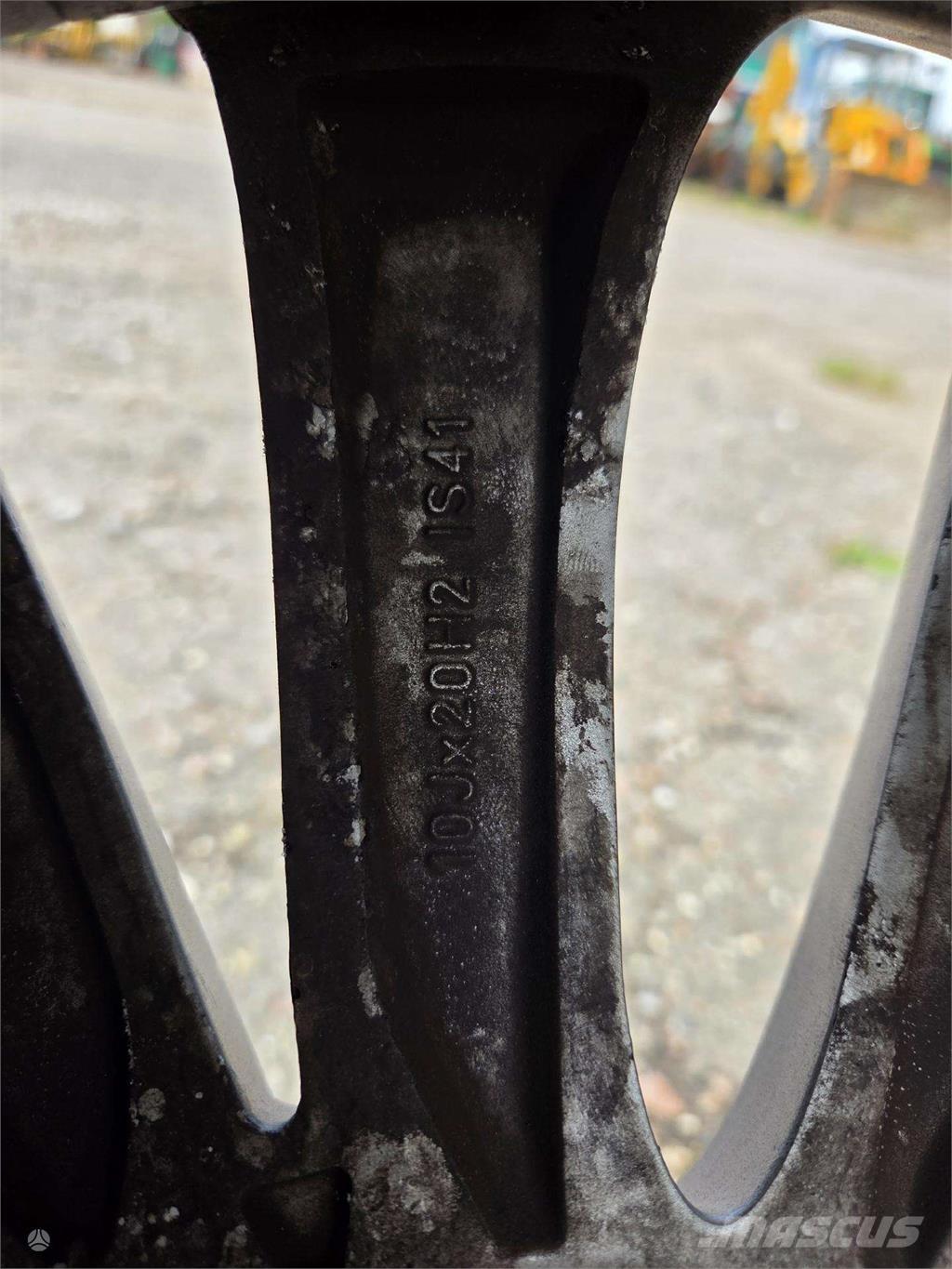 BMW  Gumiabroncsok, kerekek és felnik