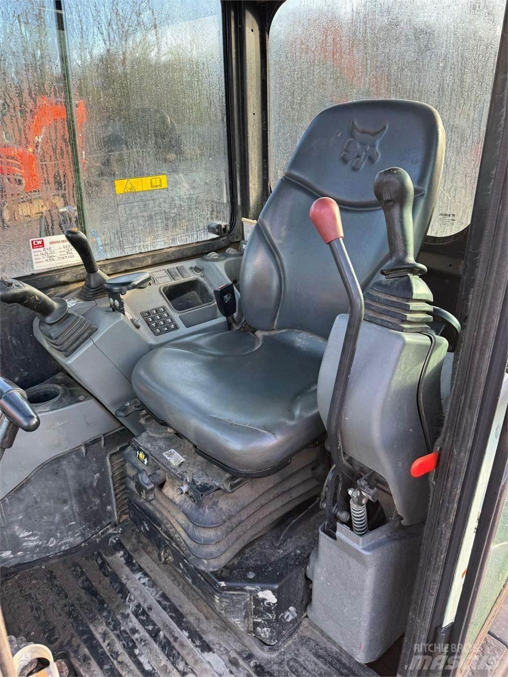 Bobcat E45 Lánctalpas kotrók