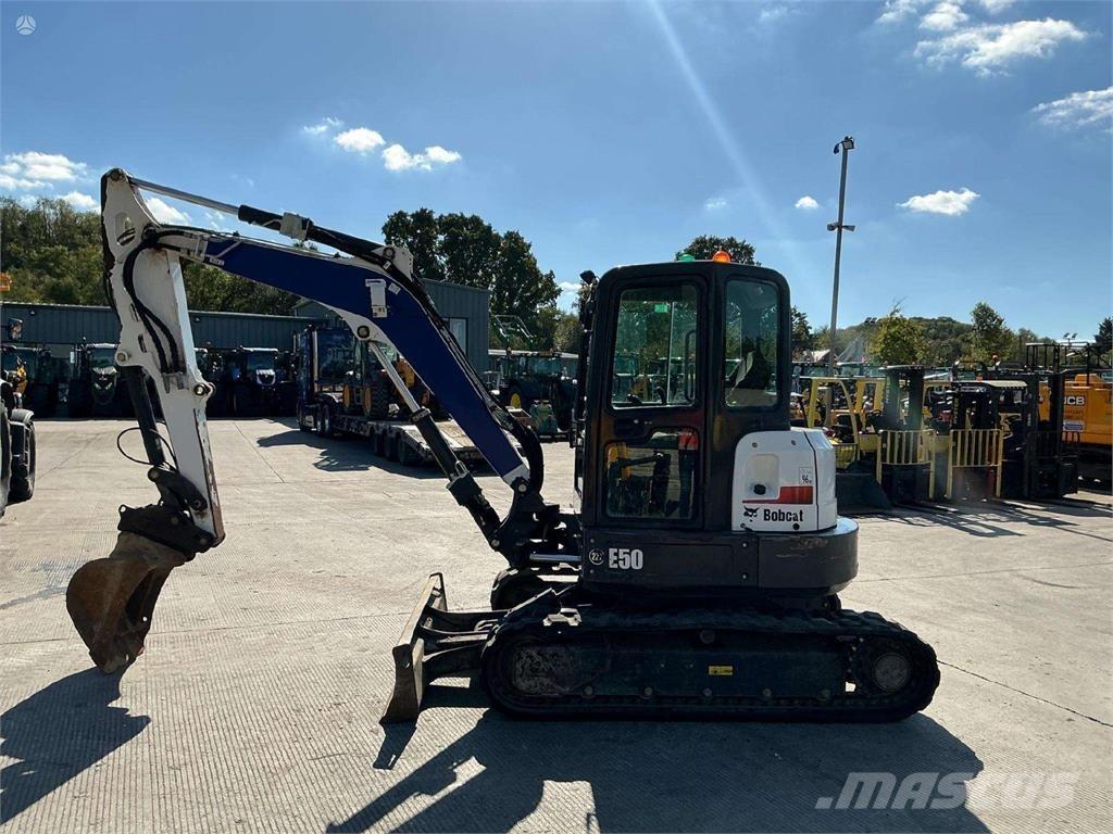 Bobcat E50 Lánctalpas kotrók