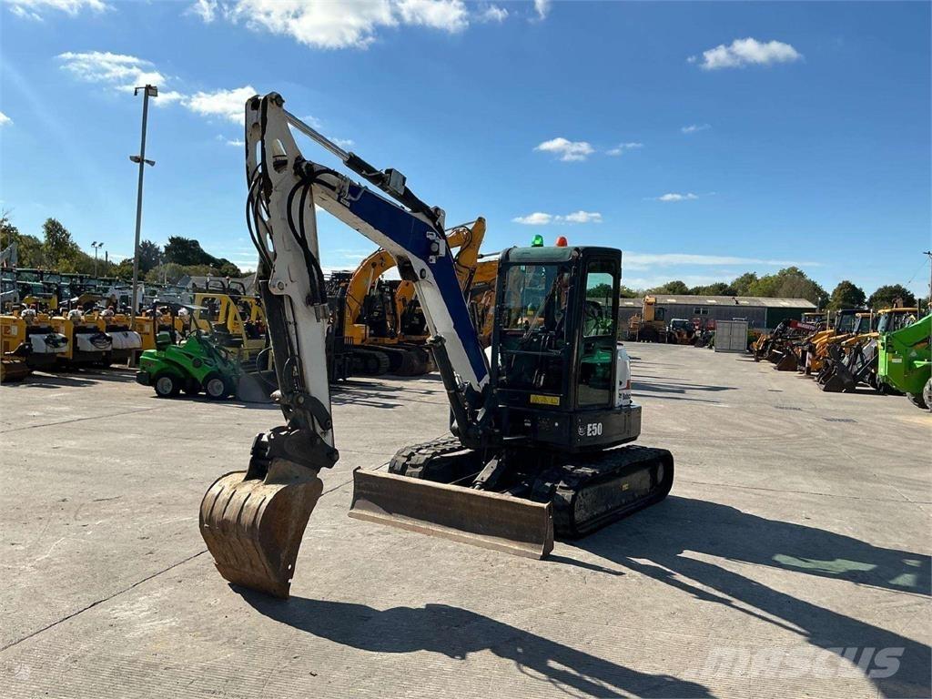 Bobcat E50 Lánctalpas kotrók