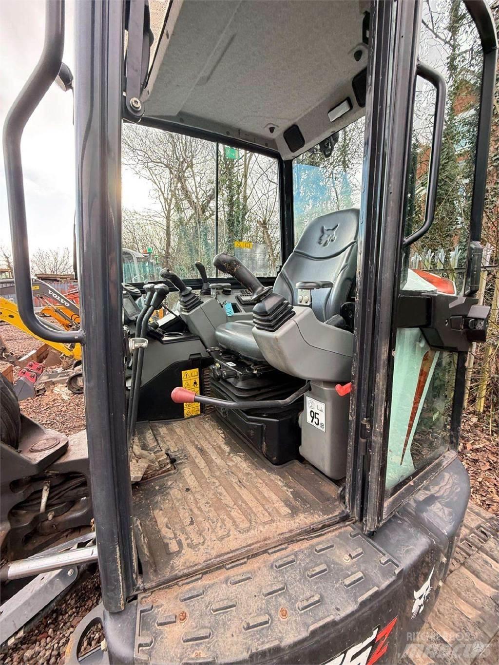 Bobcat E55z Lánctalpas kotrók