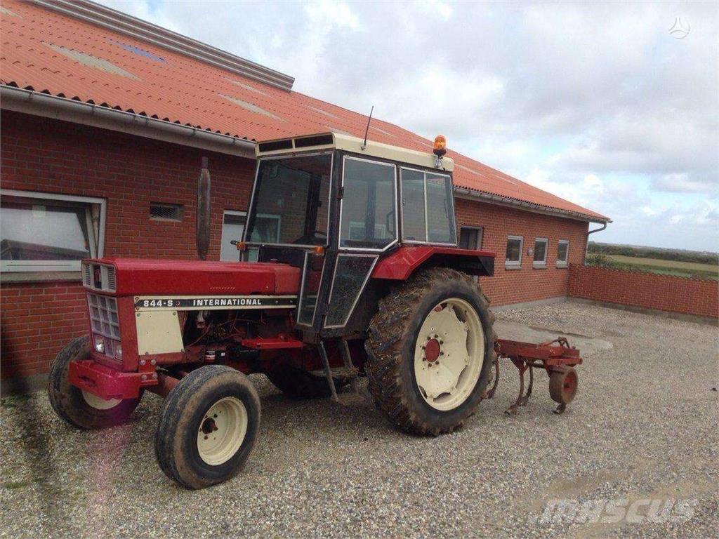 Case IH 844 Egyéb mezőgazdasági gépek