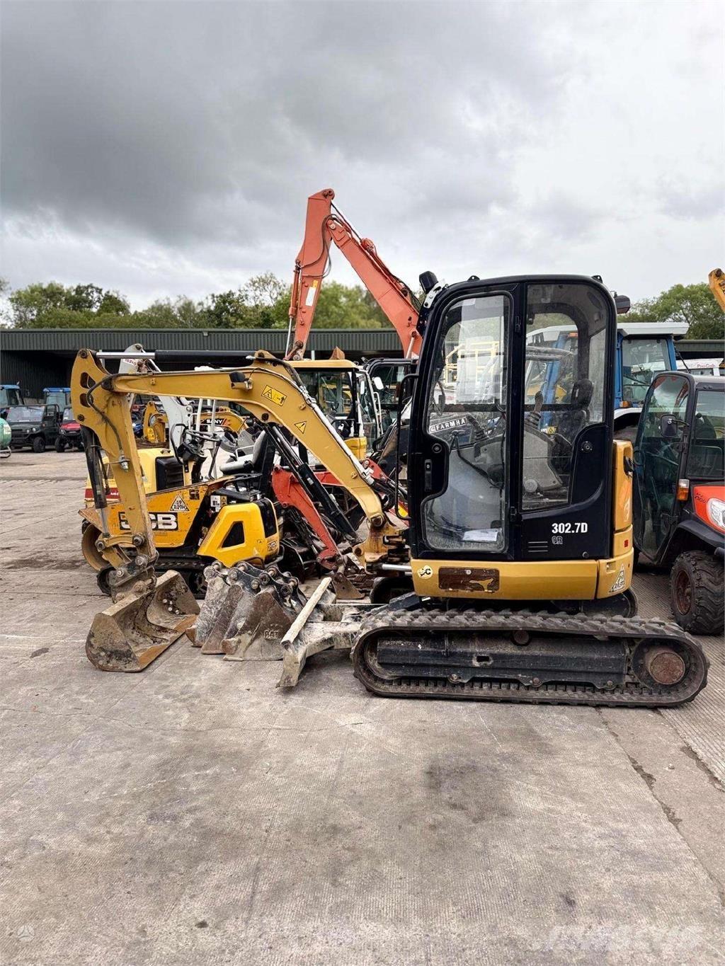 CAT 302.7 DCR Mini kotrók < 7t