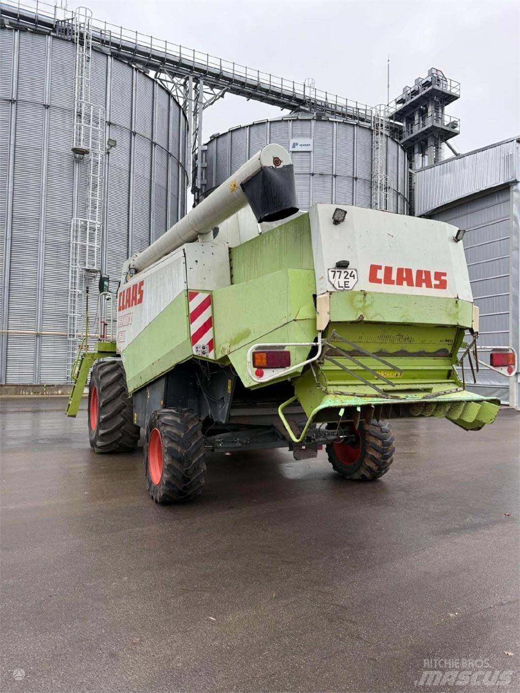 CLAAS LEXION 460 Kombájnok