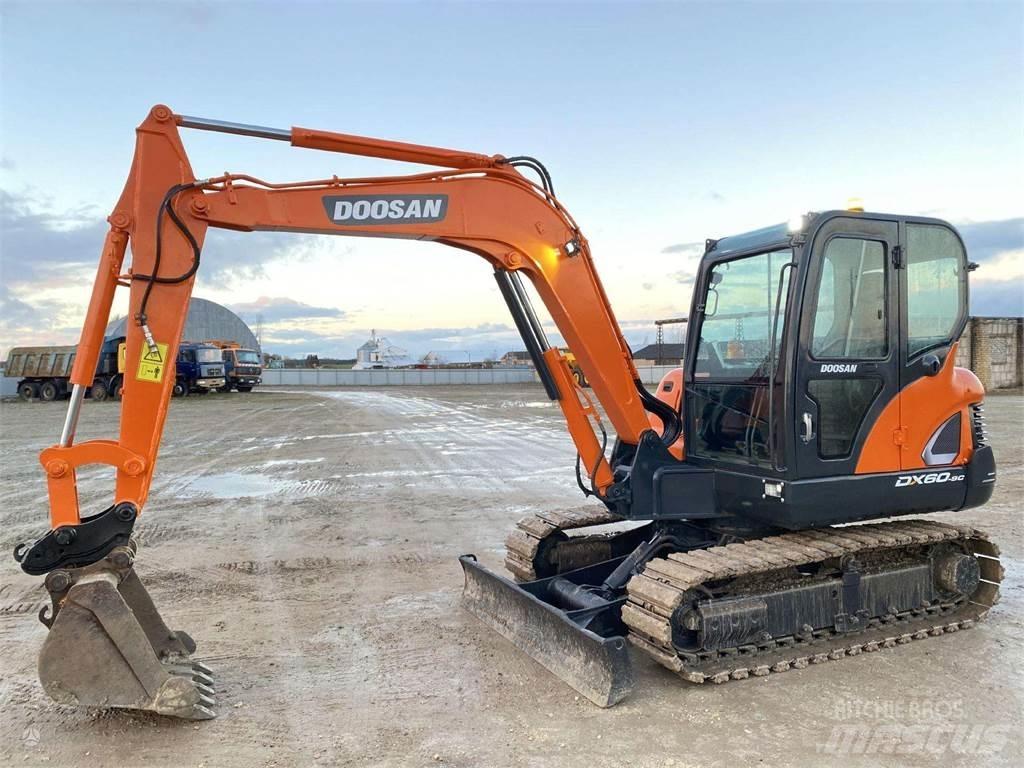 Doosan DX 60 C Mini kotrók < 7t