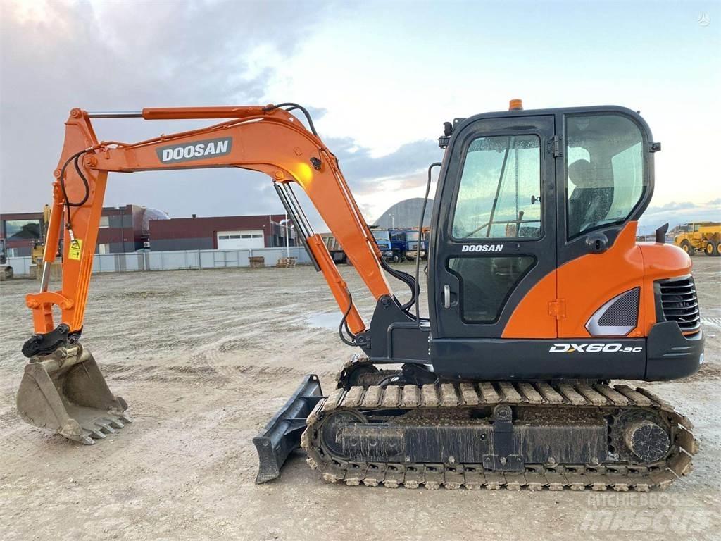 Doosan DX 60 C Mini kotrók < 7t