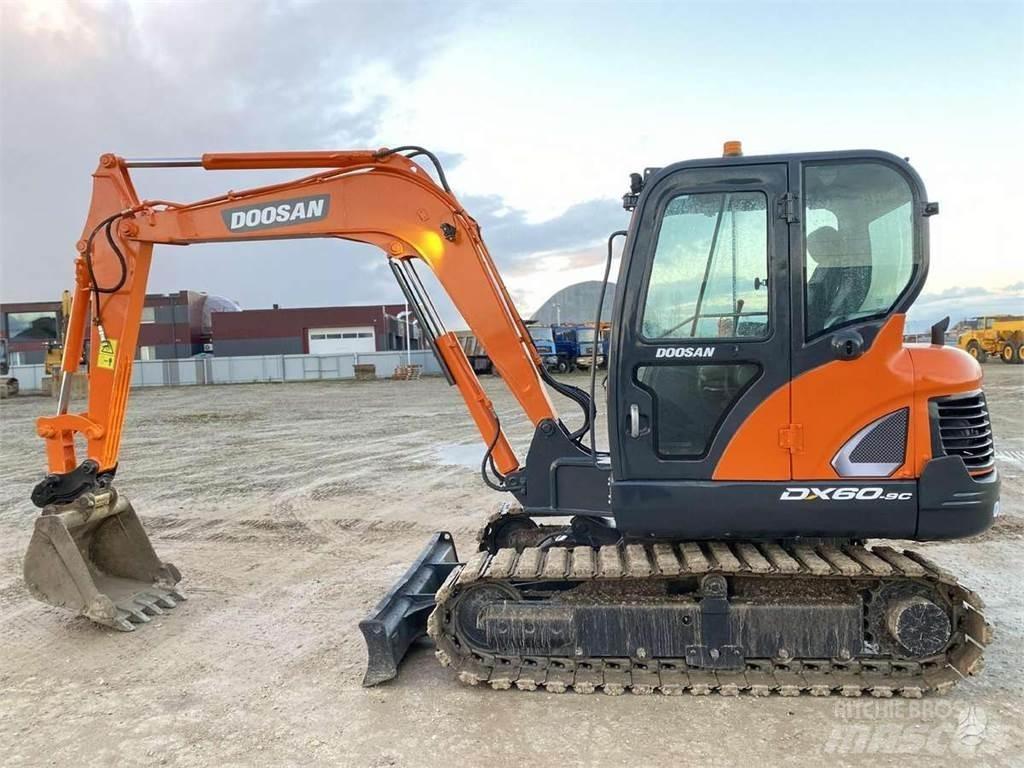 Doosan DX 60 C Mini kotrók < 7t