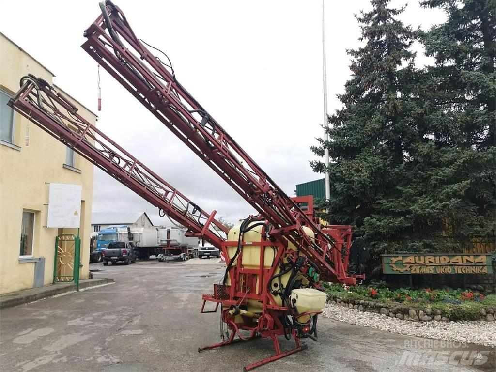 Hardi Mega Vontatott trágyaszórók