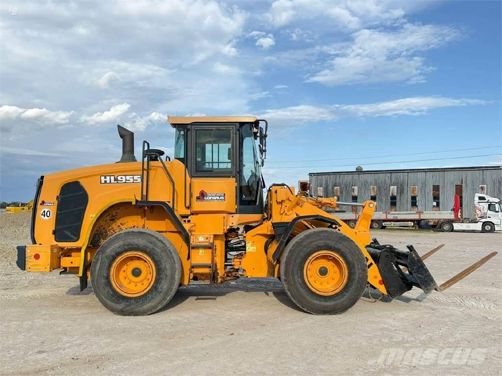 Hyundai HL 955 Gumikerekes homlokrakodók