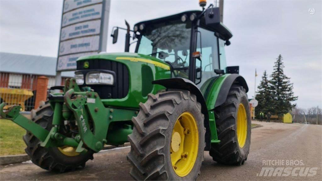 John Deere 5820 Traktorok