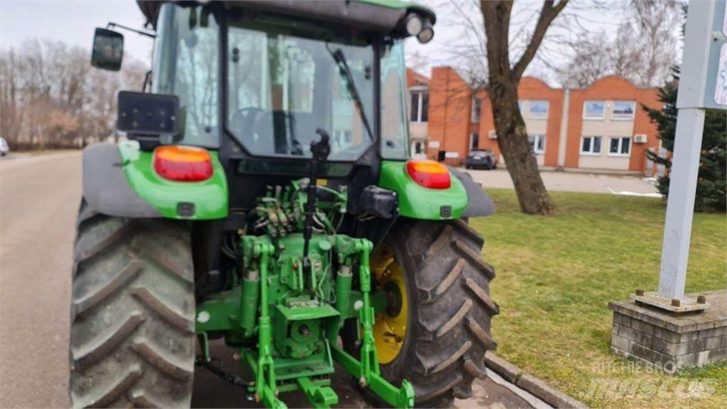 John Deere 5820 Traktorok