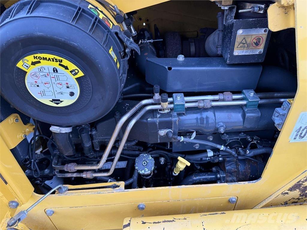 Komatsu D51PX-22 lánctalpas dózerek