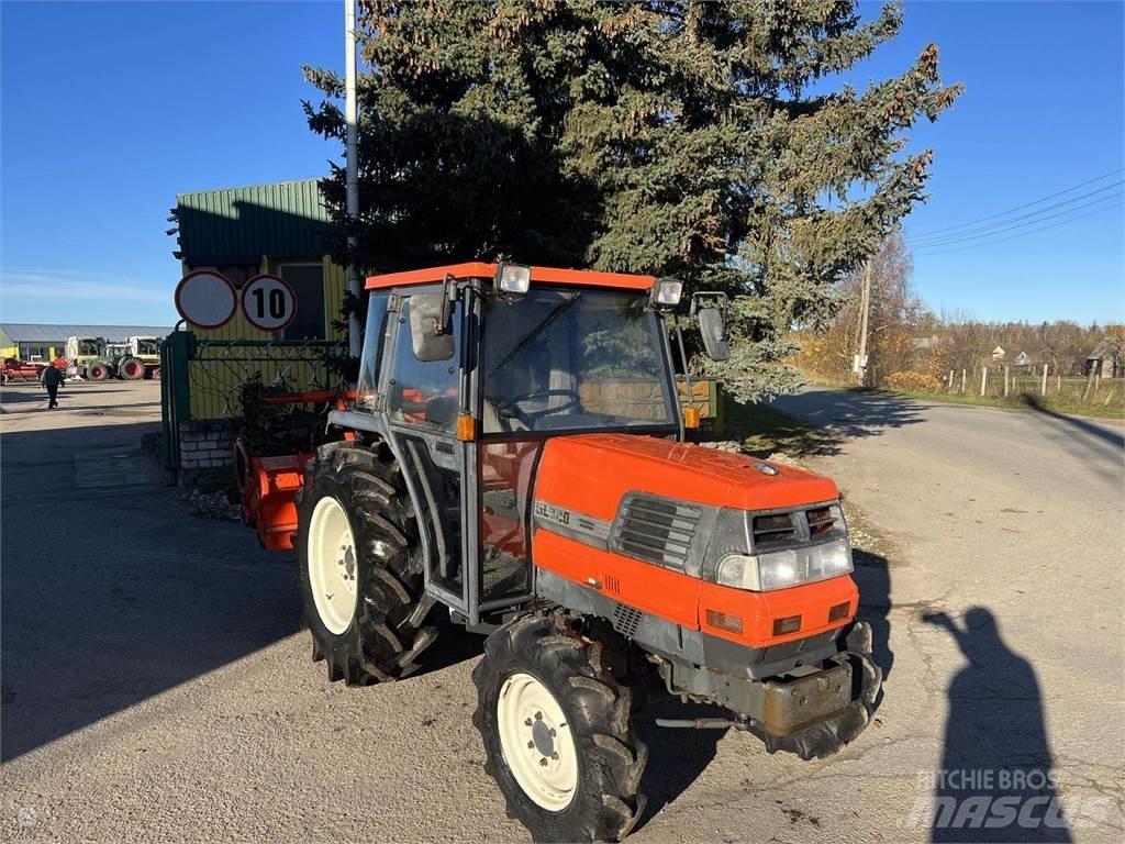 Kubota GL320 Traktorok
