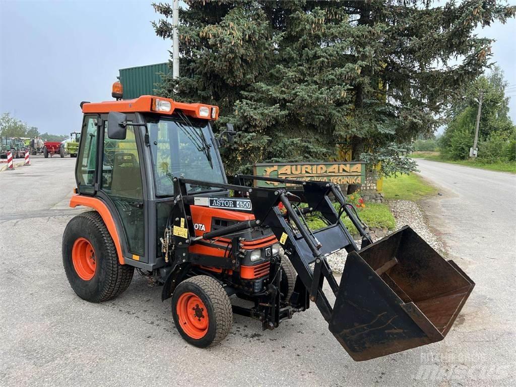 Kubota ST-30 Traktorok