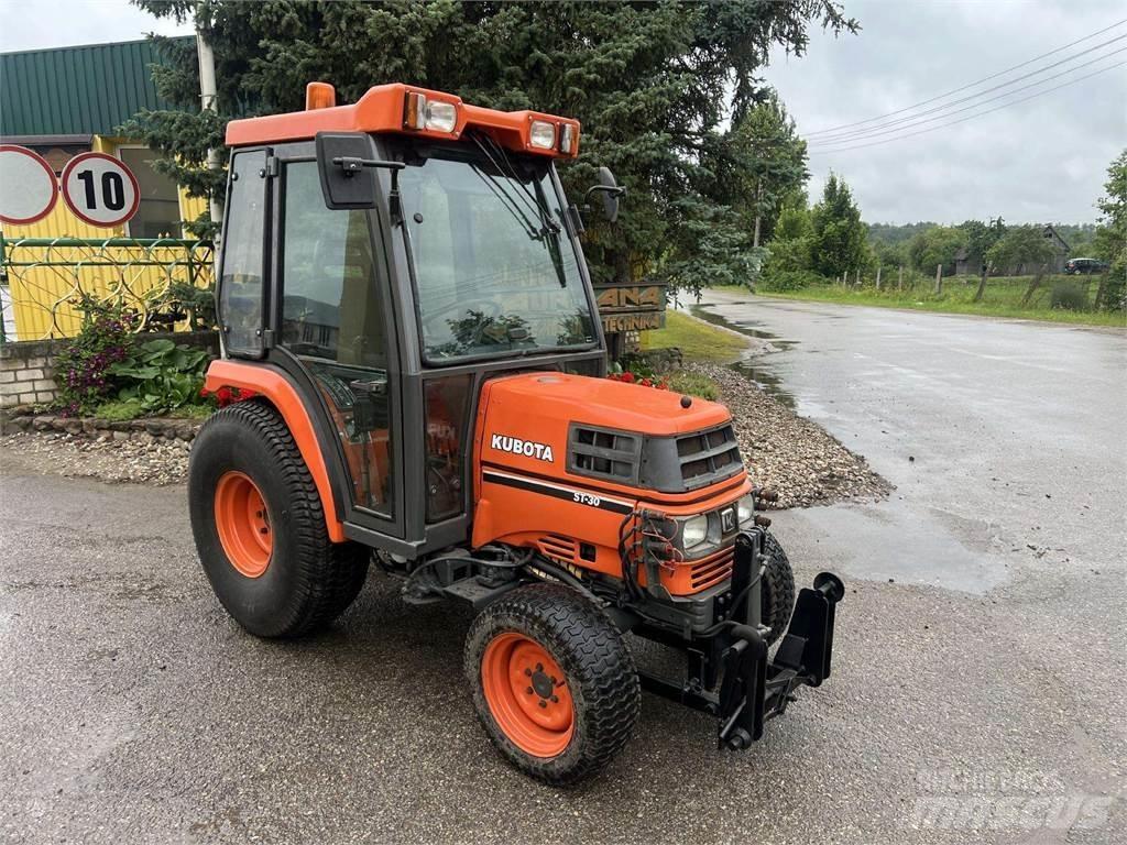 Kubota ST-30 Traktorok