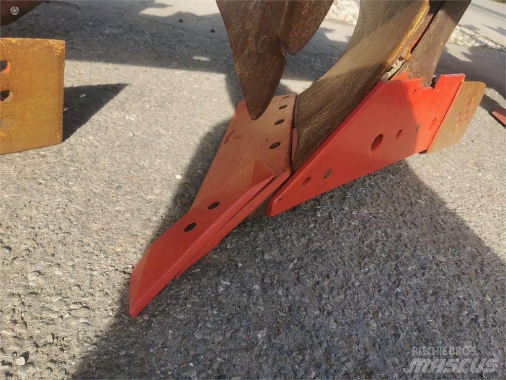 Kverneland F160 Hagyományos ekék