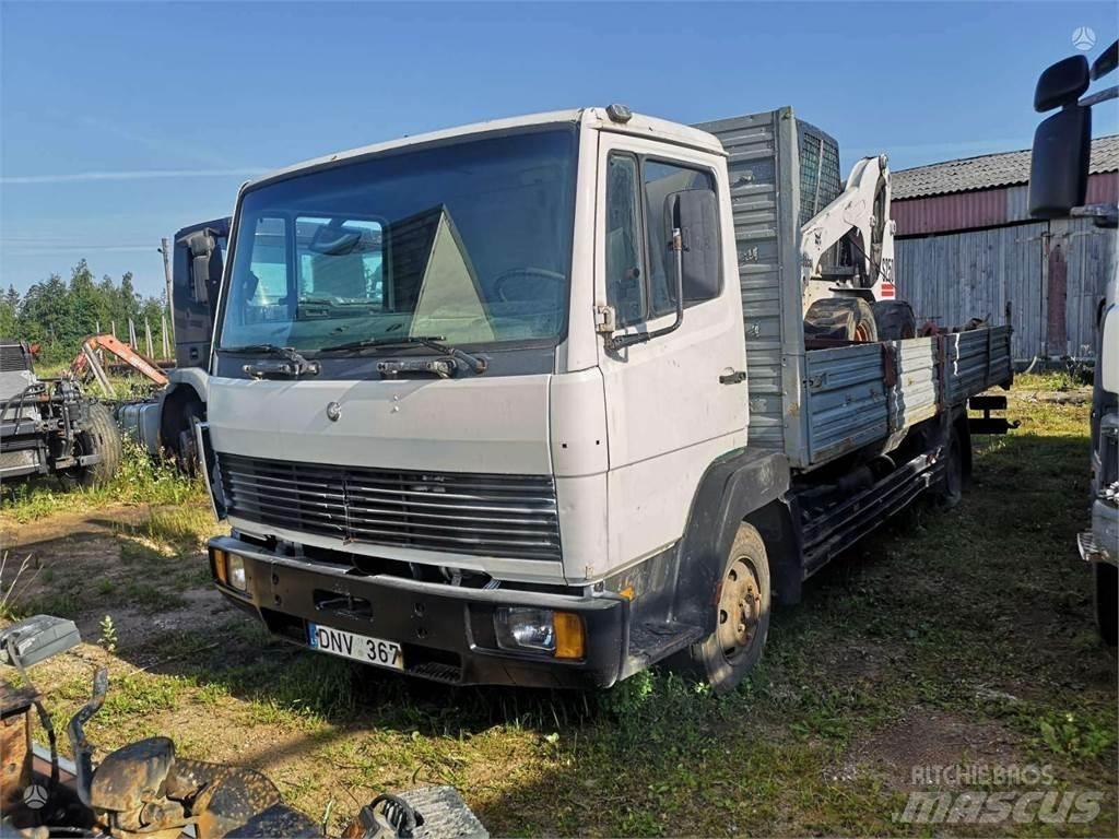Mercedes-Benz 809 Platós / Ponyvás teherautók