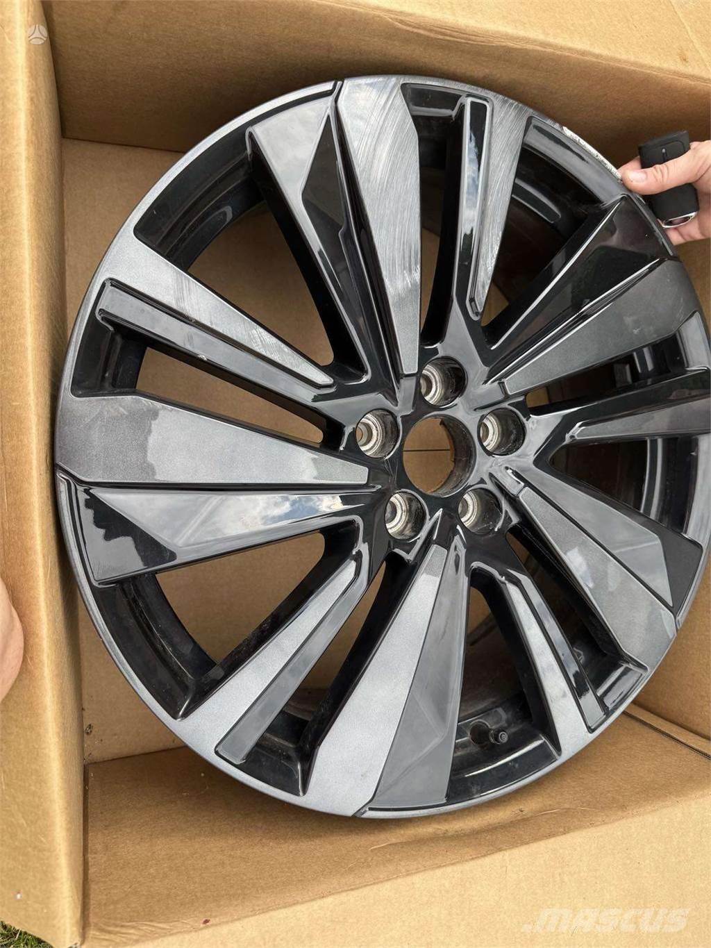 Peugeot 3008 Gumiabroncsok, kerekek és felnik