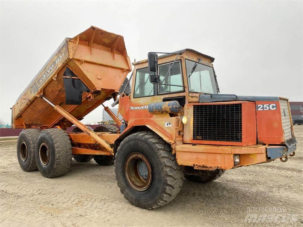 Volvo A25C , Nr.1 Csuklósdömperek