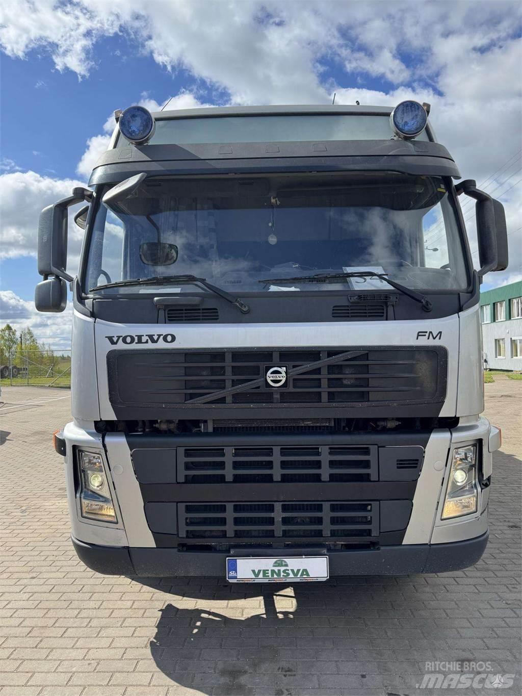 Volvo FM 440 6x2 Platós / Ponyvás teherautók
