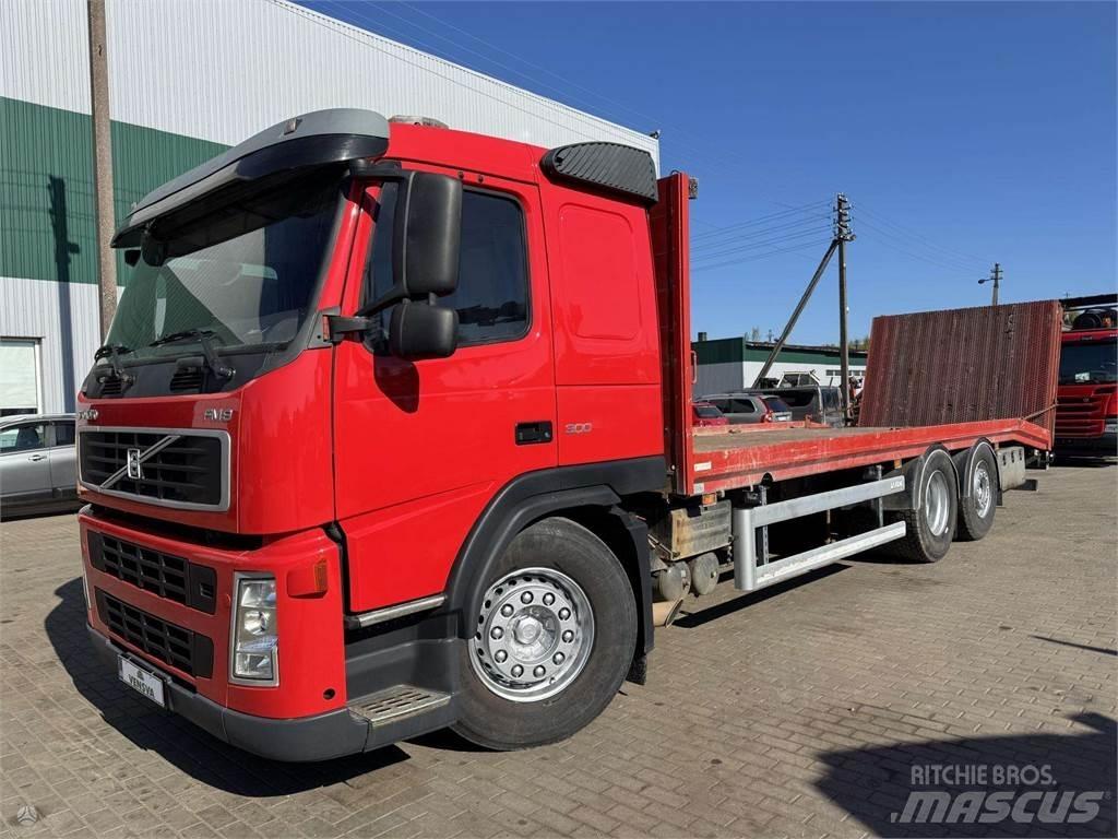 Volvo FM 9 Platós / Ponyvás teherautók