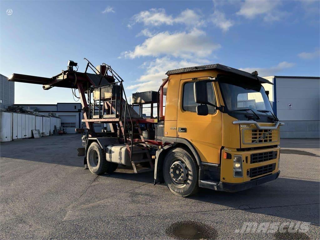 Volvo FM9 260 4x2 Teherautóra szerelt emelők és állványok