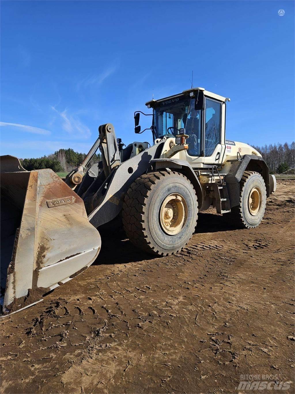 Volvo L120G Gumikerekes homlokrakodók