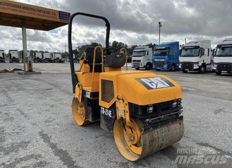 CAT CB214E Talajtömörítő gépek