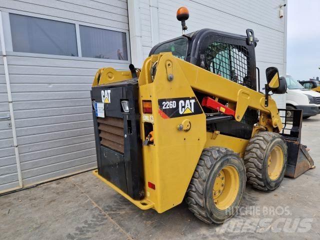 CAT 226D Kompaktrakodók
