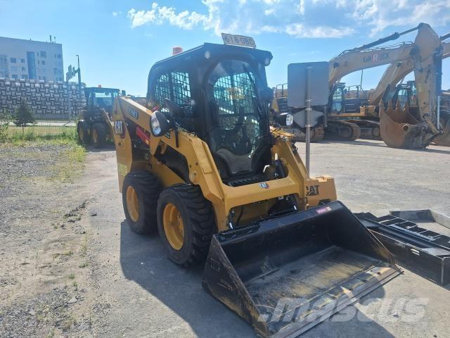 CAT 226D3 Gumikerekes homlokrakodók
