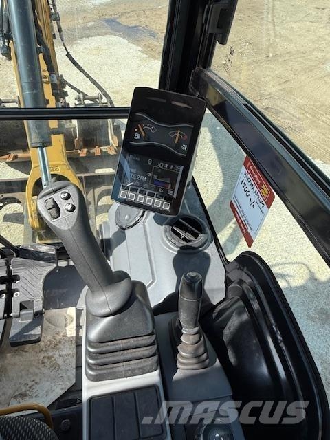 CAT 301.6 Mini kotrók < 7t