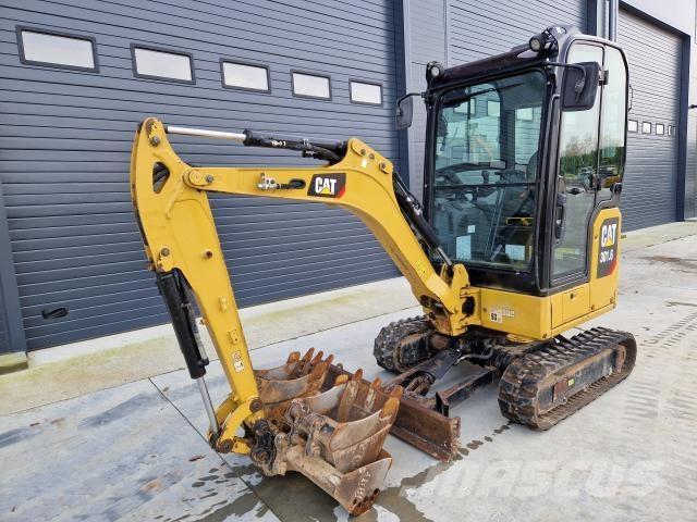 CAT 301.6 Mini kotrók < 7t