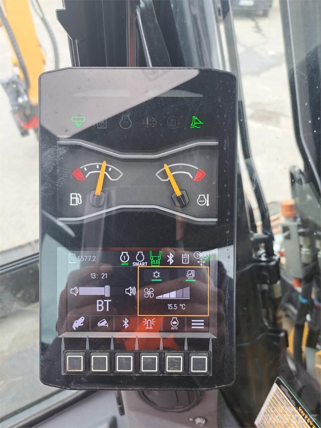CAT 310 Mini kotrók < 7t